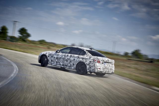 画像: BMW ニューM5。