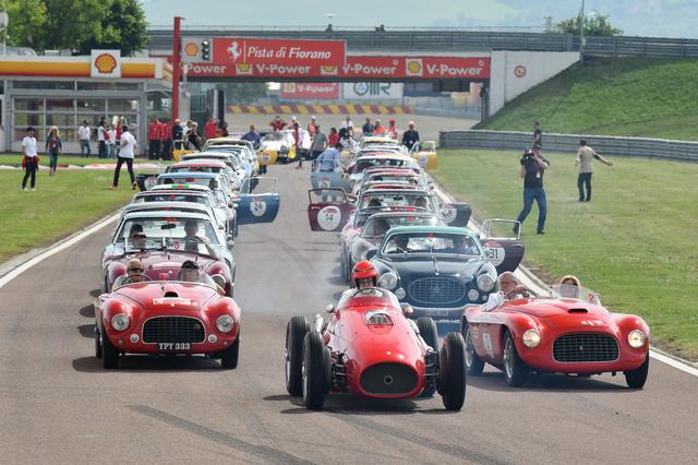 画像4: 【海外イベント】歴代フェラーリ70台がイタリア・トスカーナでパレードラン