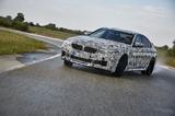 画像: BMW ニューM5は4WDの採用で新たな次元の走りを実現したという。