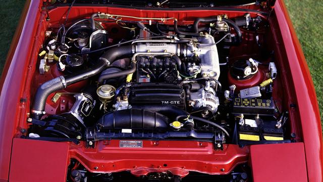 画像: 頂点は3リッターの24バルブDOHCターボを搭載する3.0GTターボ。最高出力は230馬力を誇った。