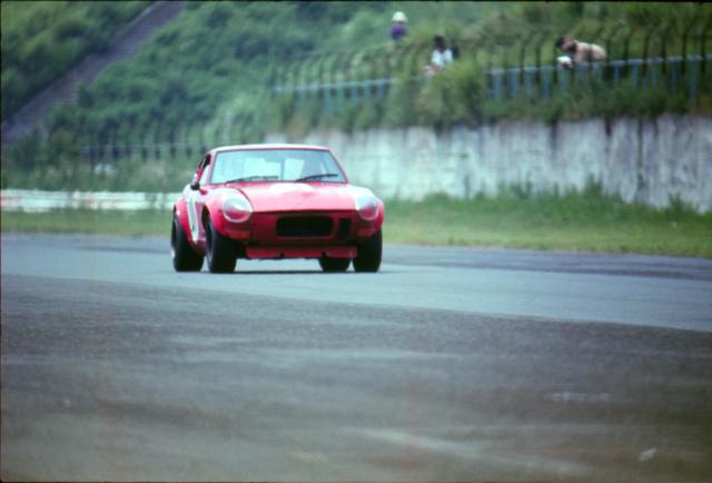 画像: フェアレディ240Z。日産のワークスチーム。
