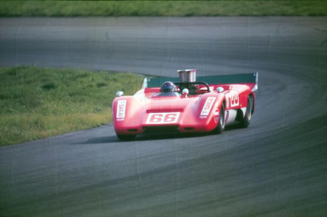画像: 酒井 正が駆るマクラーレンM12。