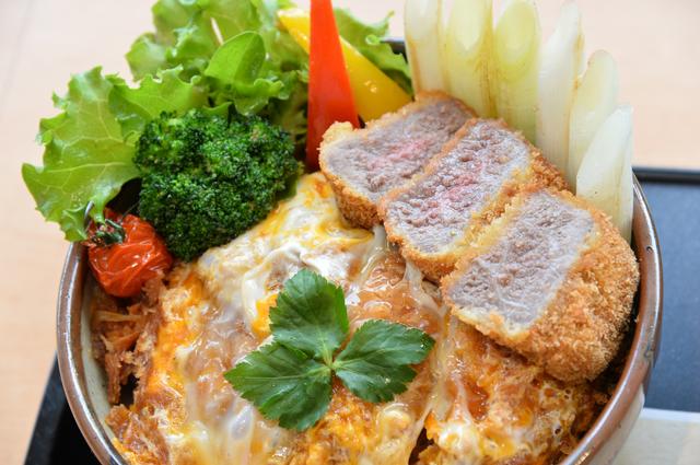 画像: 「那須のおもてなし丼」1480円。