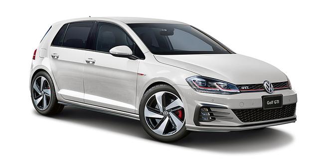画像: スポーツモデルのGTI(写真)とゴルフRも同様にチェンジ。エンジンはパワーアップされた。
