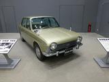 画像: スバル1000(1966〜)。日本初のFF量産小型車。