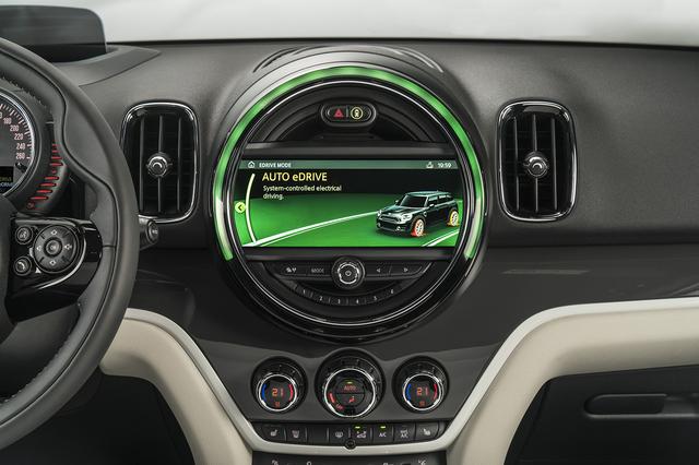 画像: 標準設定のオートeDriveモードでは、80km/hまでは完全にEV走行する。