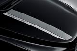 画像: ボンネット(エンジンフード)の専用デカール。「PERFECT BLACK」のロゴデザインが入れられる。