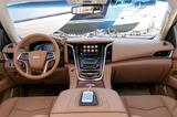 画像: Apple CarPlay機能に対応。電話など多彩な機能が操作できる。