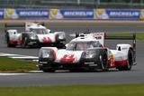 画像: 2017年シーズンで英シルーバーストーンを走るポルシェ919ハイブリッド。