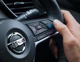 画像: ステアリングの青いボタンがプロパイロットの起動スイッチ。