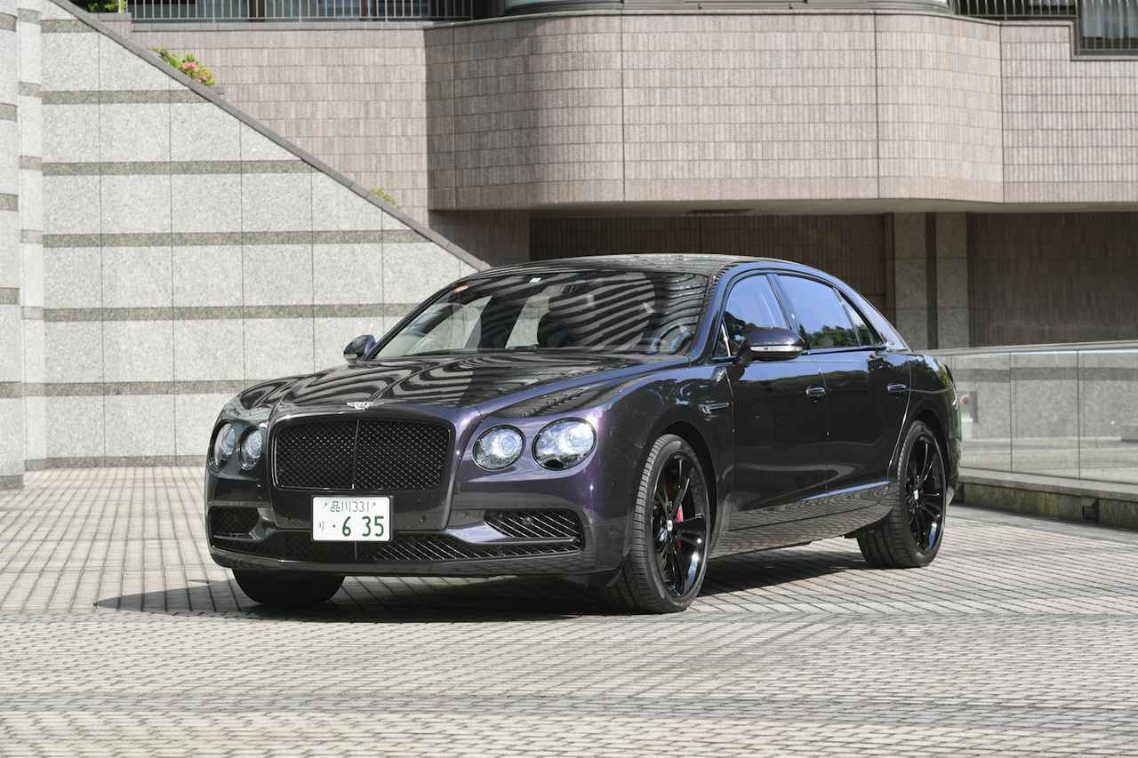画像: ベントレー フライングスパー W12S。撮影車は「ダムソン(Damson)」という特別塗装色だった。