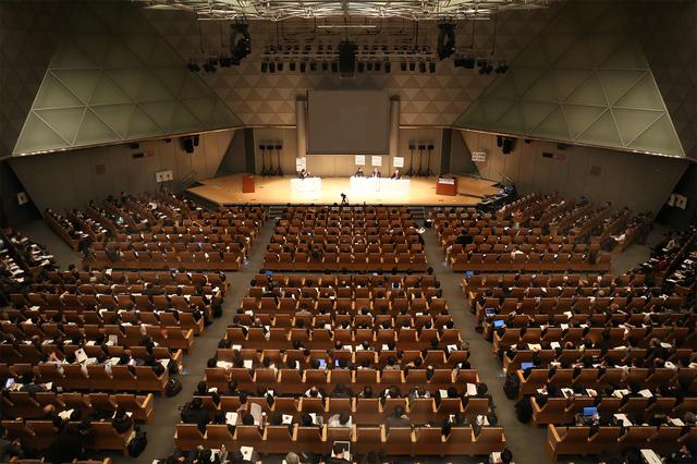 画像: 多彩なセミナーも開催されるので、いろいろな意味で「勉強」にもなりそうだ。 www.autonomous-drive.jp