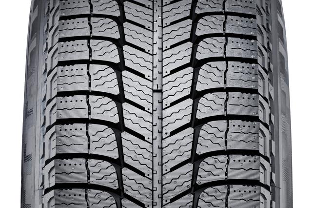 画像: 「AGILIS X-ICE」のトレッドパターンは乗用車向けX-ICE 3と同じ