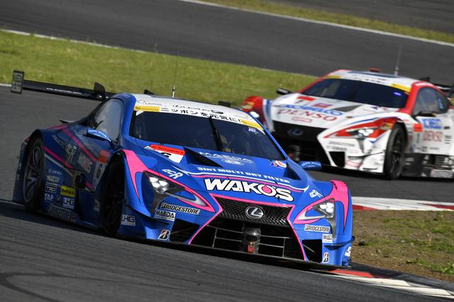 画像: 36号車と接触しダメージを追った1号車はペースダウン、2位を6号車に明け渡す