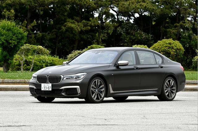 画像: 試乗車のボディカラーは、フローズン・ダーク・ブラウン。プラス51万1,000円の特別色だ。