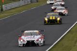 画像: 46号車GT-Rをかわし100号車を追う1号車と36号車レクサス
