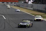 画像: トップ2台のメルセデスが後続を引き離すべくハイペースで周回