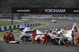 画像: 51号車フェラーリが大クラッシュ、ドライバー新田守男は無事救出された