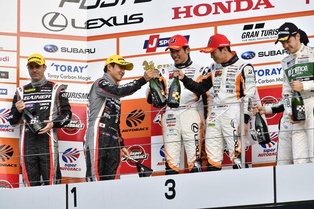 画像: 新人坪井にとってももちろん初優勝、FTRSのパイセン達から祝福