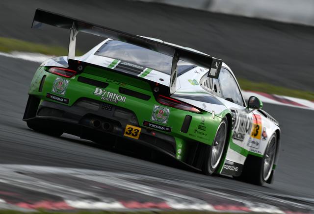 画像: 14番手スタート後アクシデントに遭いながらも走りきった33号車ポルシェが3位表彰台