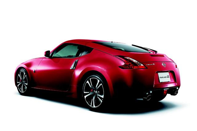 画像: カーマインレッドのボディカラーは、見る角度によってダイナミックに色彩が変化するという。