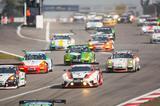 画像: ▲毎年5月末に開催されるニュルブルクリンク24時間耐久レース。自動車メーカーもこぞって参戦する。