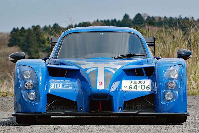 画像: 全幅は2m近くあり、かなりワイド。ヘッドランプは上からロービーム、ウインカー&フォグ、ハイビーム。