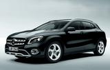 画像: メルセデス・ベンツ GLA220 4マティック。全高を低くしてスポーツ性を強調したスタイル。