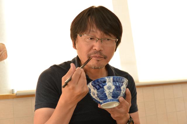 画像: レポーターの鈴木ケンイチ氏。