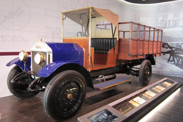 画像: いすゞの前身である東京石川島造船所が1924年に国産化したウーズレーのトラック「ウーズレーCP型」。3100ccで26馬力だった。