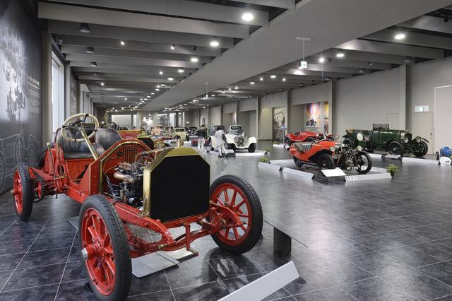 画像: 日本車だけでなく、欧米のクラシックカーの展示も質・量ともに充実している。