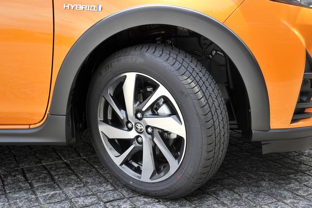 画像: ノーマルより径を1インチアップした185/60R16タイヤを専用アルミホイールに履く。