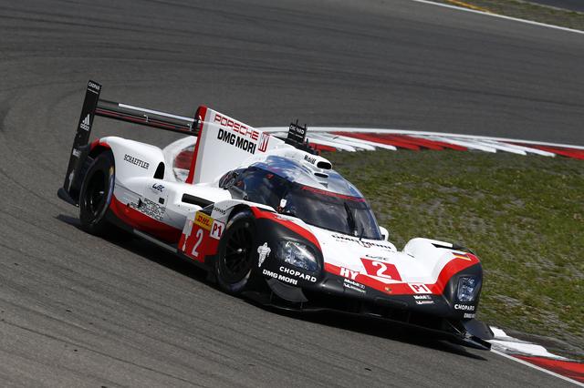 画像: ポルシェ919ハイブリッド。ポルシェは参戦翌年からル・マン3連覇を達成している。