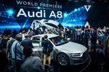 画像: アウディサミットでワールドプレミアされた新型A8は注目度も高く瞬く間にクルマに乗り込む順番待ちの列ができるほどの人気ぶりであった。