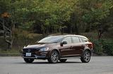 画像: ボルボ V60 クロスカントリー D4 SE。車高はV60より高いが、走りの安定感は変わらない。