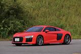 画像: アウディ R8 クーペ V10 5.2FSI クワトロ。扱いやすく、運転がうまくなったような気がする。