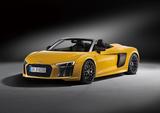 画像: アウディ R8 スパイダー V10 プラス 5.2FSI クワトロ。オープンながらボディの剛性感はかなり高い。