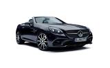 画像: メルセデスAMG SLC43。367psのV6ツインターボエンジンを搭載する。