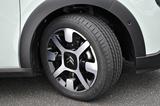 画像: タイヤは205/55R16サイズ。直径640mmはこのセグメントでは最大となる。