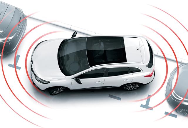 画像: 12 個の超音波センサーが駐車可能なスペースを検出し、ステアリング操作を自動で行い、車庫入れや縦列駐車をサポート。