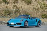画像: ポルシェ 911 ターボ カブリオレ。優雅にオープンエアを楽しんだり、ワインディングを攻めてみたり。