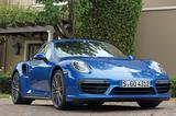画像: ポルシェ911ターボ。ターボは540ps、ターボSは580psを誇る。