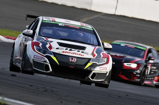 画像: シリーズではエンジントラブルに見舞われるもクラス4位で完走の98号車Modulo CIVIC TCRがST-TCRクラス初年度制覇に王手をかけた。