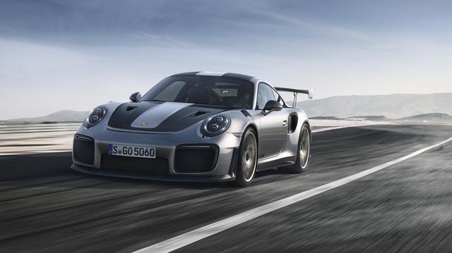 画像: ポルシェ911GT2 RS。