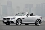 画像: 3代目SLKが2015年にビッグマイナーチェンジされ、車名もSLCに変更。日本導入は2016年6月から。