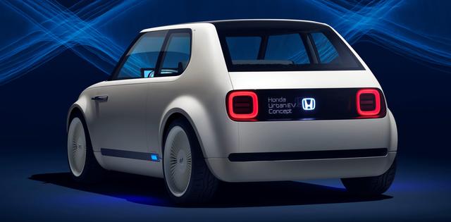 画像: リアの発光するエンブレムは新世代のホンダEVのアイコンになるという。欧州だけでなく、日本でも発売してほしい。