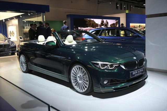 画像: こちらはBMWアルピナのB4 Sビターボ カブリオです。本拠地ドイツでの開催だけに、BMWアルピナのブースもいつものようにとても力が入っていて、ハイエンドな雰囲気とともに充実した展示内容が楽しめました。
