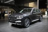 画像: 直4 2Lターボ(225ps)を搭載するX3 xDrive30iの0→100km/h加速は6.3秒。 X3 M40iの直6 3Lターボ(360ps)は4.8秒。