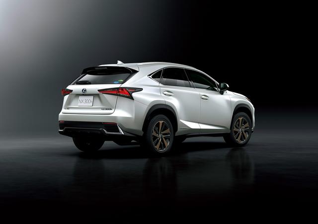 画像: NX300h “バージョン L”<オプション装着車>(ボディカラーはソニッククォーツ)