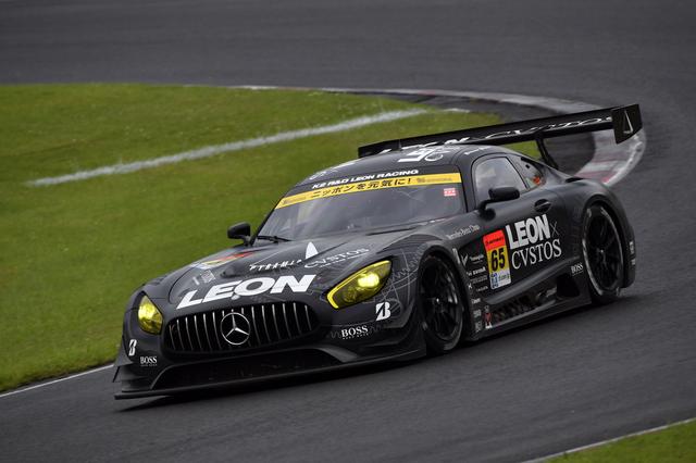 画像: BSのレインタイヤが路面にマッチ、トップに躍り出た65号車